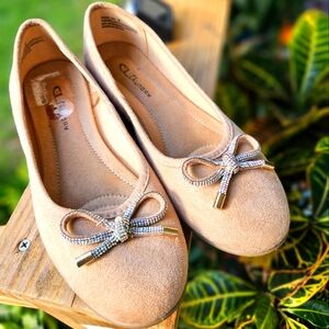 Cl by laundry Tan Slide/loafers with Sparkly bowtie